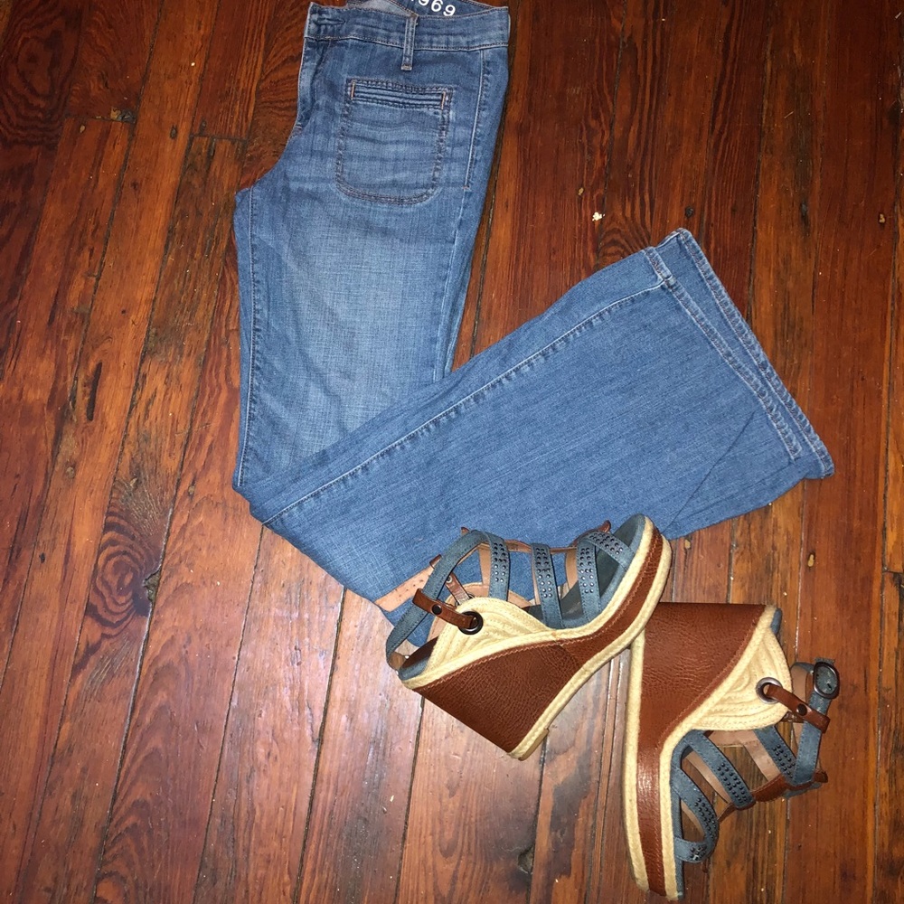 Woman’s preloved Gap jeans 👖